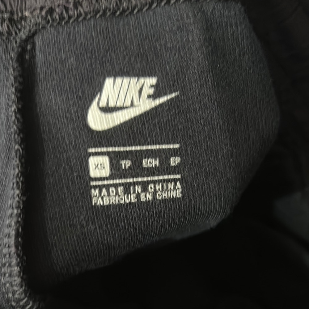 Nike Black Track Pants Sleek Joggers - Picture 10 of 10